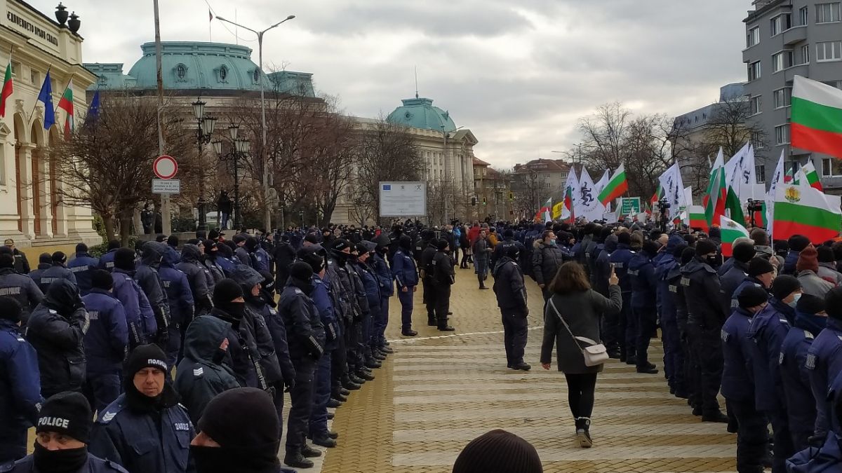 Депутатите ще нищят щурма на НС