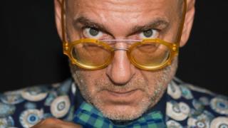 Любен Дилов за протеста: Всеки антиваксър има право да умре романтично като...