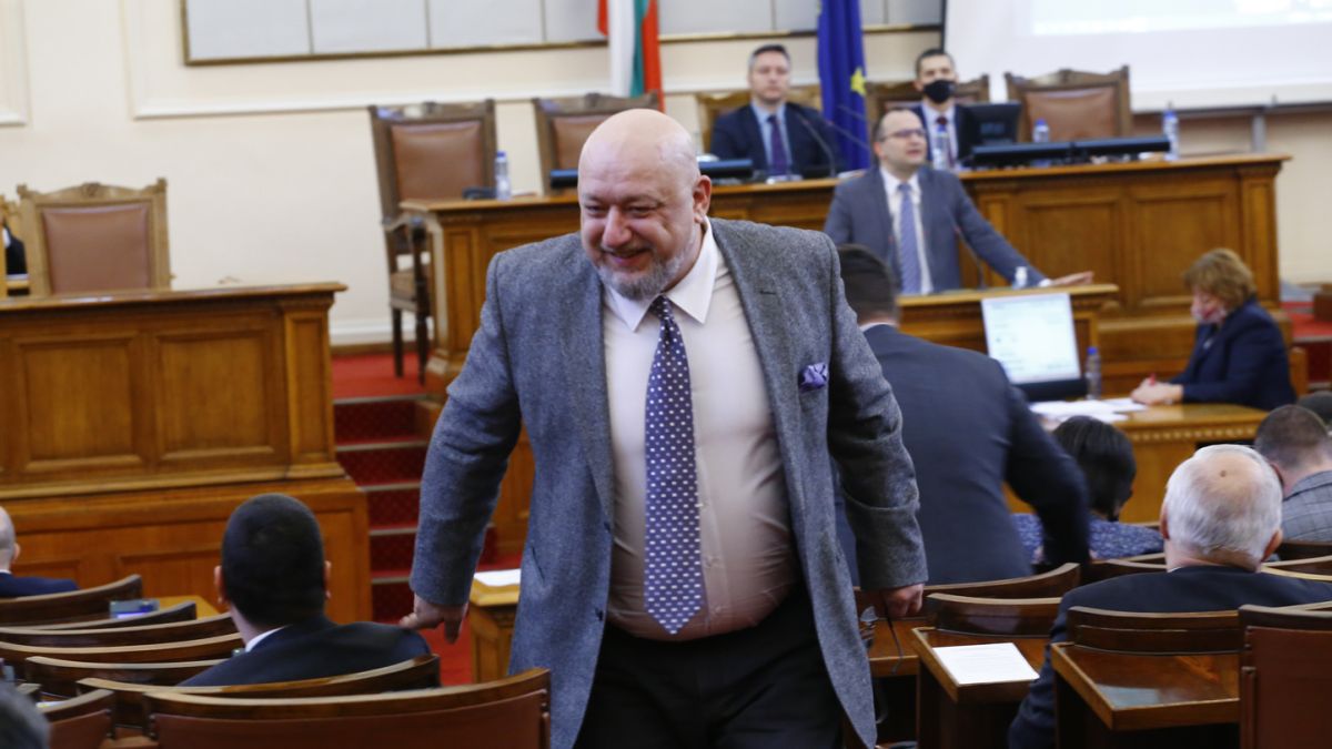 Кралев: Правителството на Харвардските измамници си отиде!