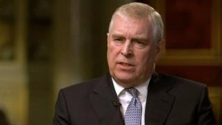 Резил: Синът на Елизабет II ще трябва да опише гениталиите си под клетва! 18+