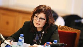 Здравната министърка с извънредни уточнения за зеления сертификат