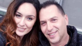 Поп фолк легендата Магапаса чака трето дете на 47 години от.. СНИМКИ