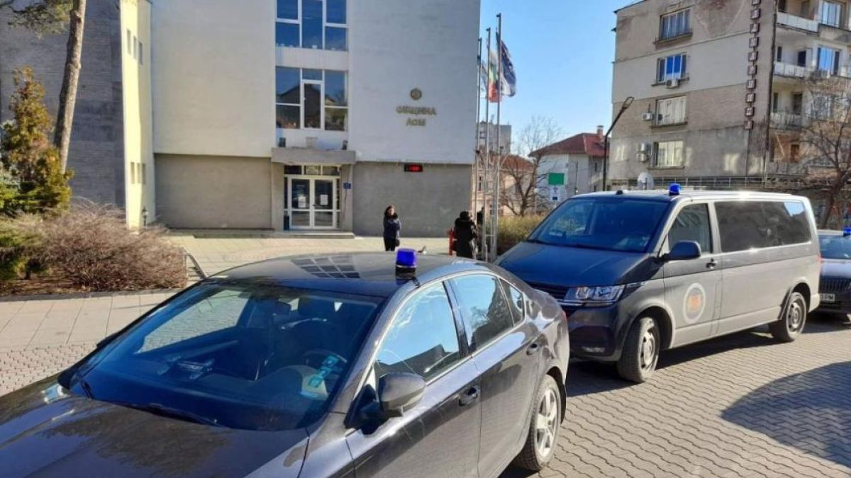 КПКОНПИ влезе в община Лом
