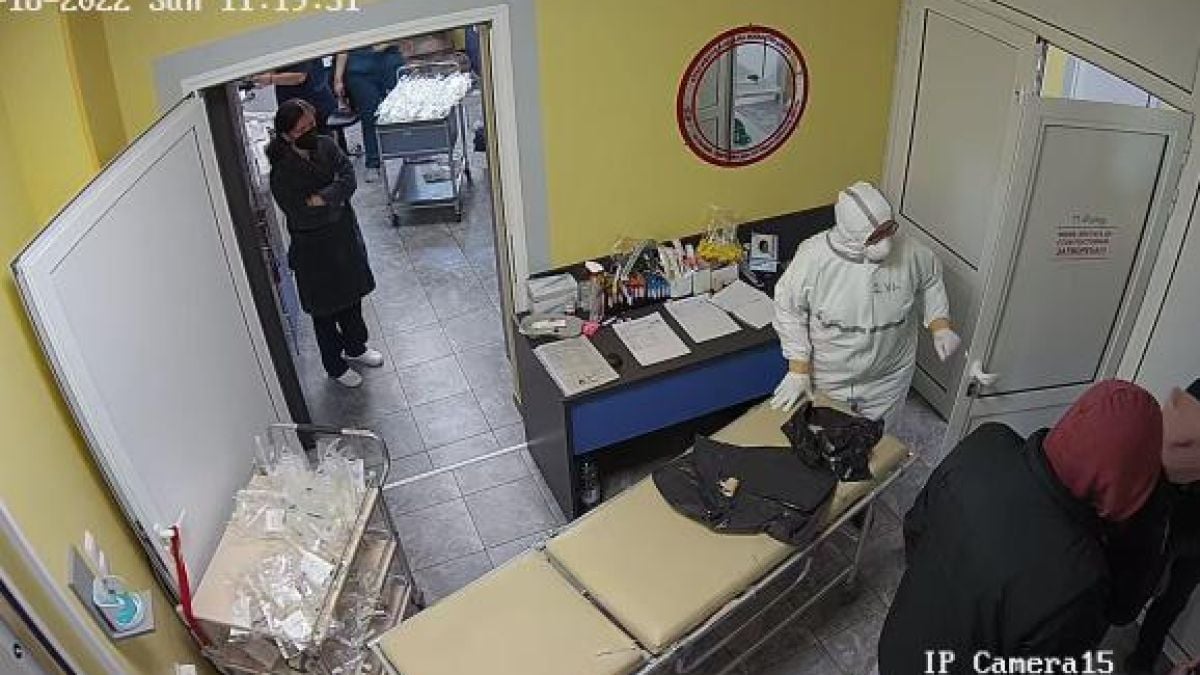 Роднини на болен нахлуха в К-19 отделение на русенска болница и стана страшно СНИМКИ
