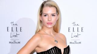 Горещо: Сестрата на Кейт Мос се показа напълно гола СНИМКА 18+