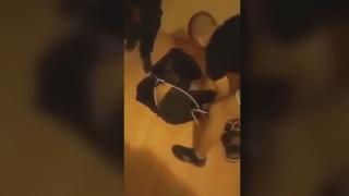 Син на полицай снима как бият и ритат отвлечен младеж в Своге, а после... ВИДЕО 18+