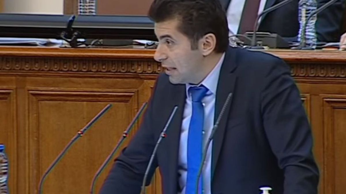 В късна доба Петков отиде в НС и... ВИДЕО