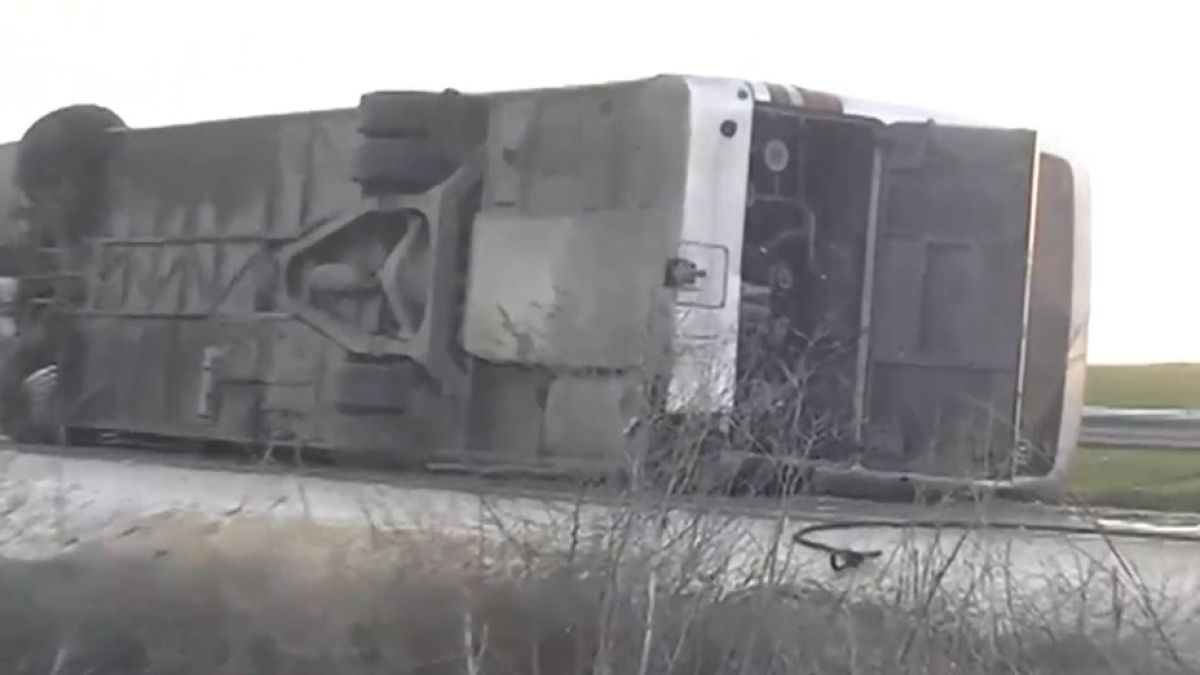Много лоши новини от преобърналия се край Русе автобус ВИДЕО