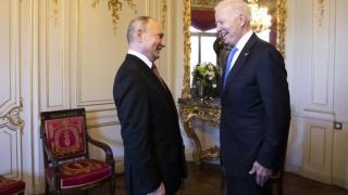 Сенатори: Байдън трябва да разкървави носа на Путин, ако...
