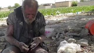 Мъж яде сурово месо и не се мие цели 67 години, лекарите са удивени от здравето му