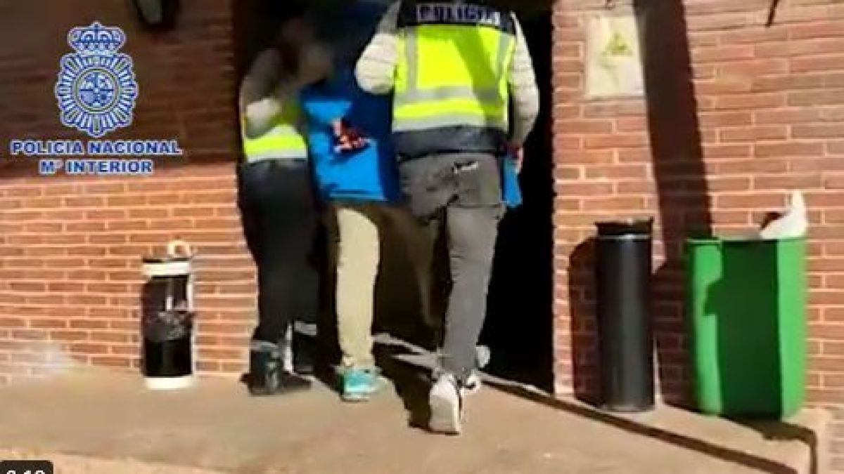 Международен скандал! В Испания разбиха мрежа за фалшиви К-19 паспорти за знаменитости