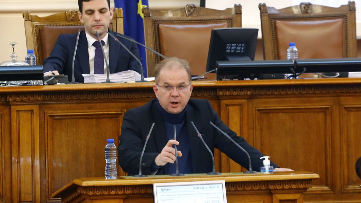 Радомир Чолаков: Петков проявява диктаторски заложби