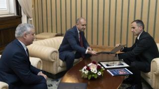 Топъл прием на "Дондуков" 2 за председателя на Шалом България