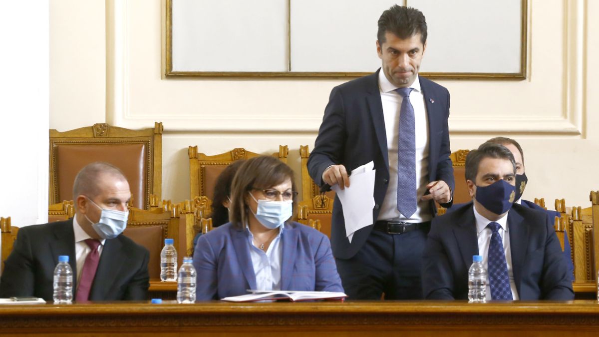 Предупредиха Петков: Гласували за вас бизнесмени вече ви мразят, всеки ден искат война, искат въстание! 