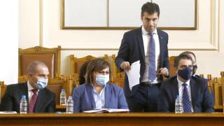 Предупредиха Петков: Гласували за вас бизнесмени вече ви мразят, всеки ден искат война, искат въстание! 