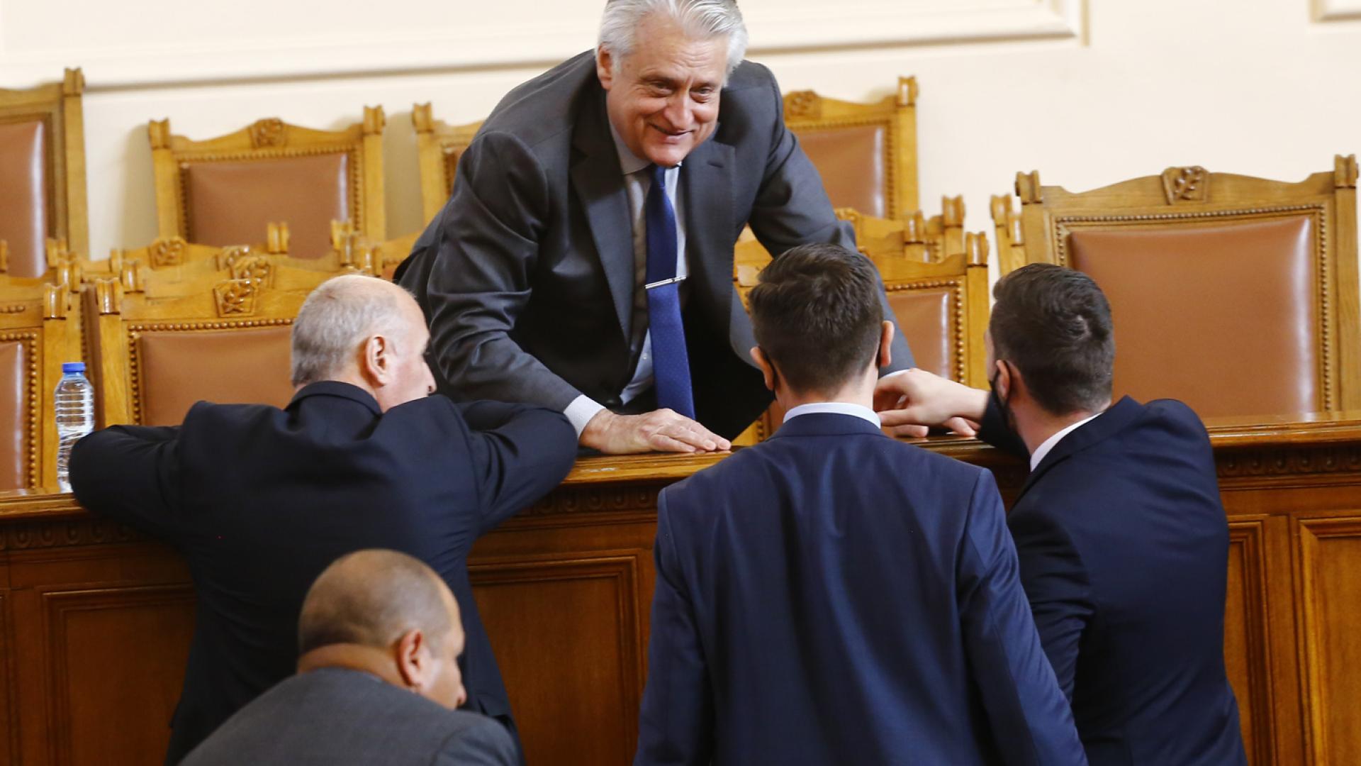 Доц. Киселова разкри какво седи зад условието на ПП за Бойко Рашков!