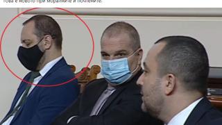 Потрес! Депутати спят, чатят по време на парламентарния контрол 