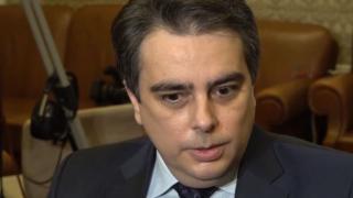 Асен Василев проговори дали шефът на НАП ще подаде оставка заради раздадените близо 32 млн. лева бонуси  ВИДЕО