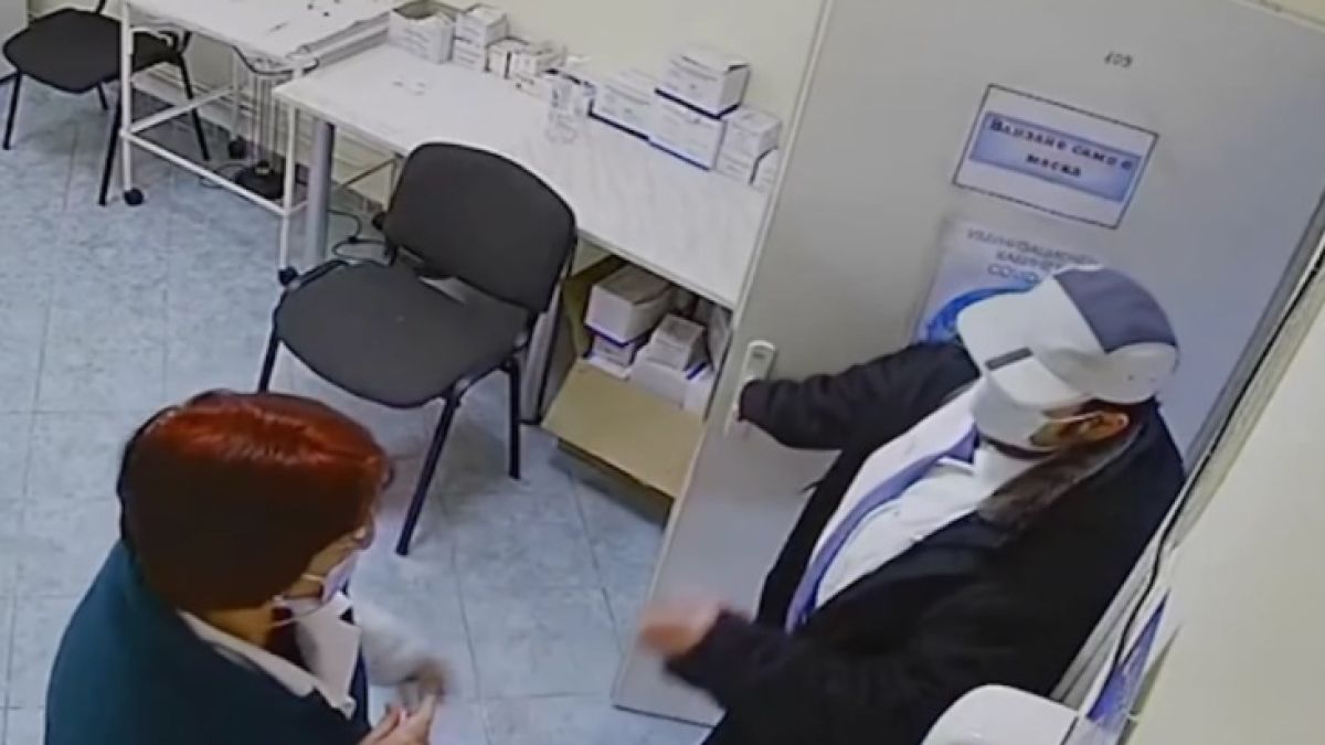 Пак зловещ инцидент в болницата във Враца! Нападател крещи: Вие сте убийци! ВИДЕО