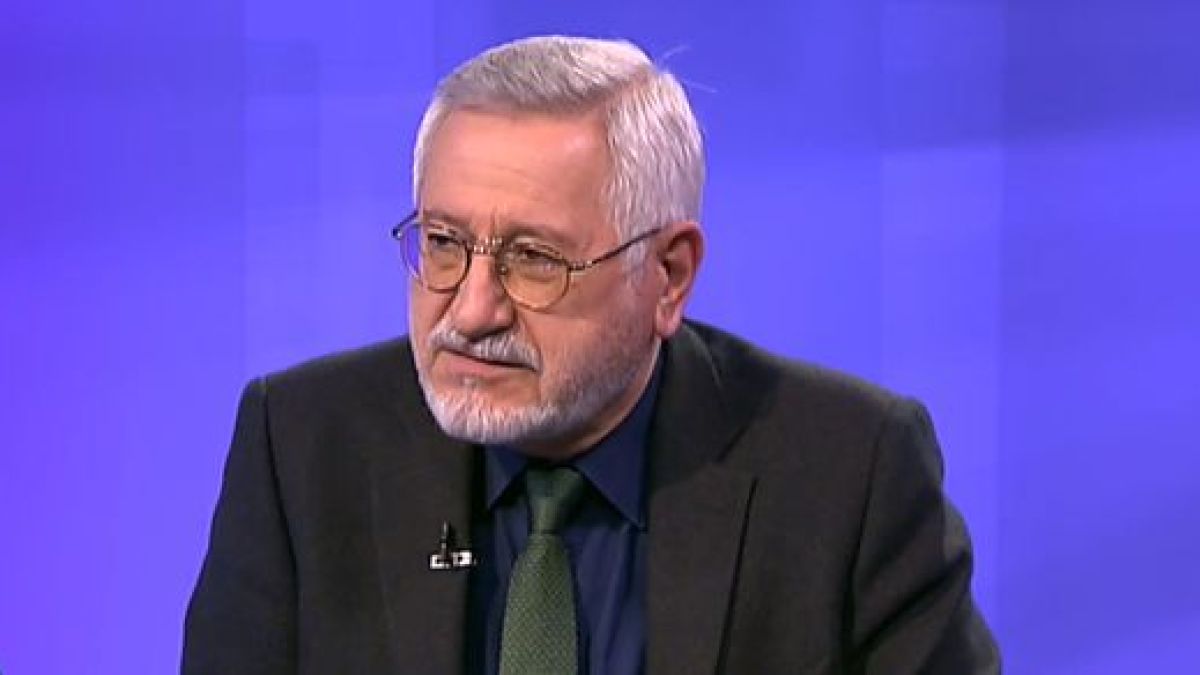 Проф. Димитров: Недопустимо е прекратяване на дейността на историческата комисия