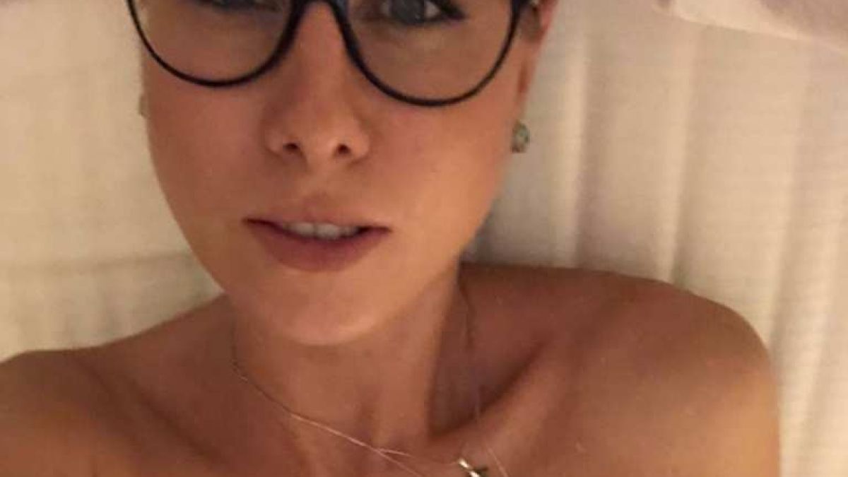 Скандал: Изтекоха голи СНИМКИ 18+ на помощничката на Навални