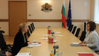 Министър Нинова: Политиката на потребителите ни е абсолютен приоритет