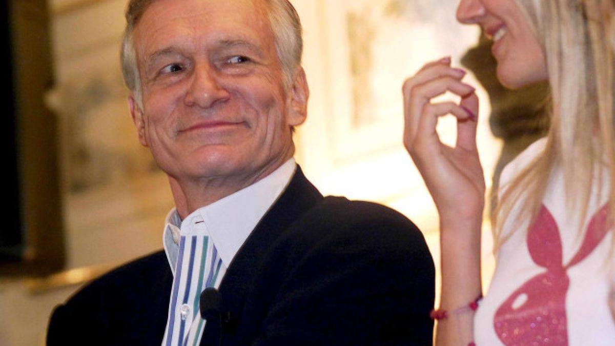 Близка на Хю Хефнър разкри, че бил гей, шефът на Playboy се обръща в гроба