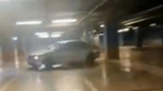 Джигит върти бесни дрифтове в софийски мол, блъска коли, КАТ си трае ВИДЕО