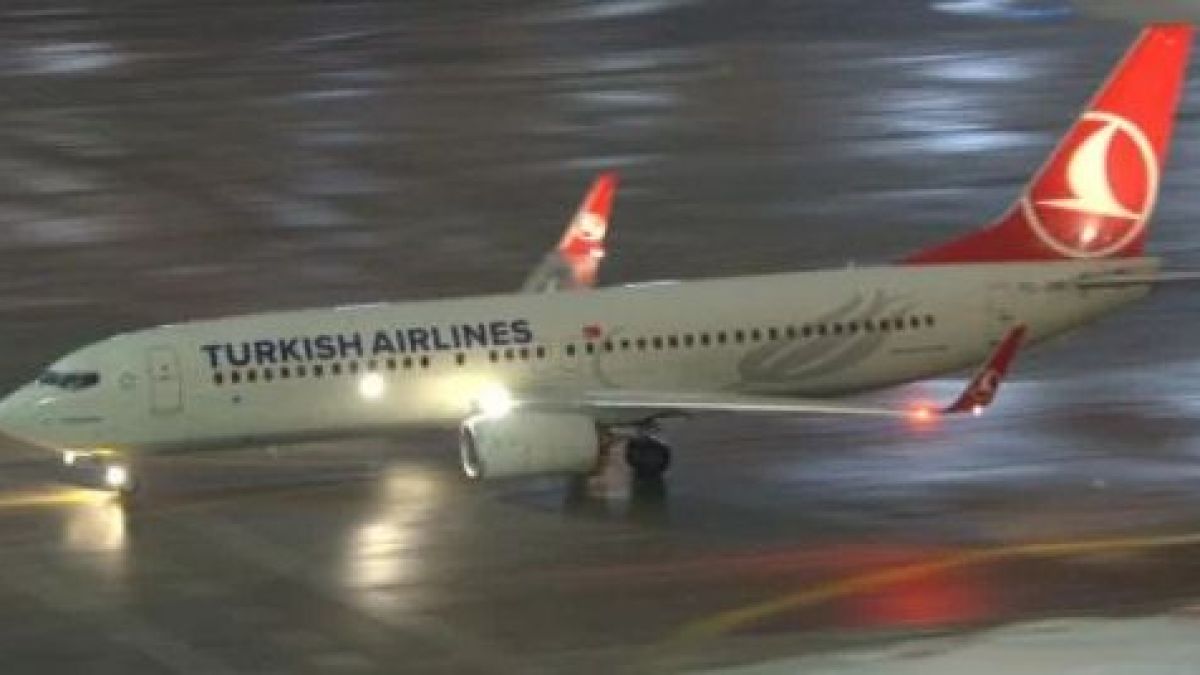 Turkish Airlines обясни защо пилотите на Боинг 737 над София са предупредили пътниците с  „пригответе се за удар“ ВИДЕО