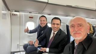 Транспортният министър се пусна от борда на първия полет до Скопие СНИМКИ