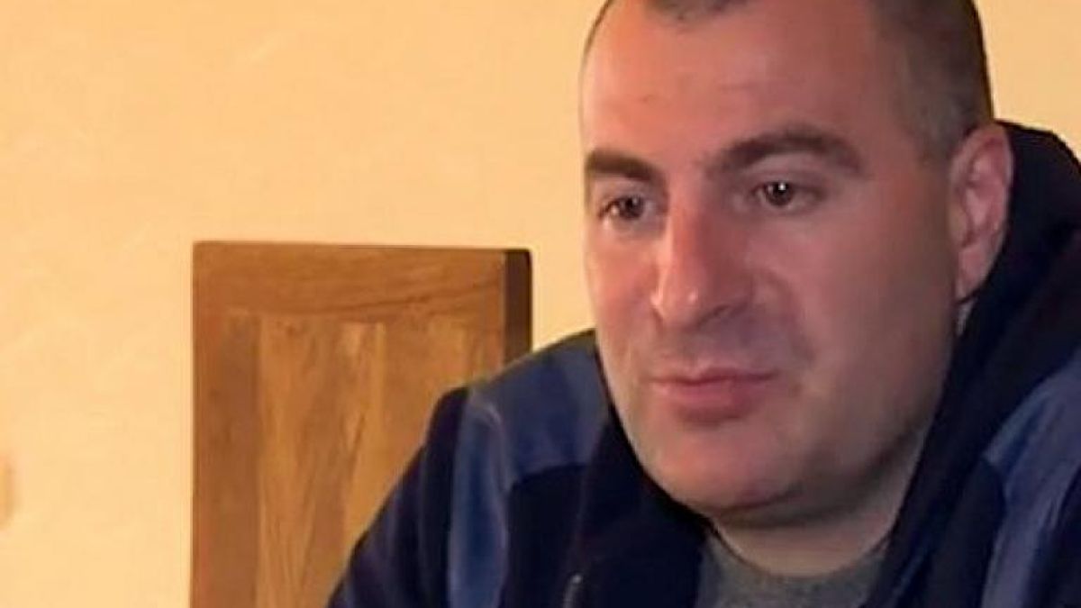Антимафиоти щурмуваха дома на Ембака, отведоха жена му
