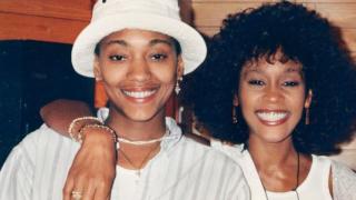 Шокиращи разкрития за половия живот на Уитни Хюстън