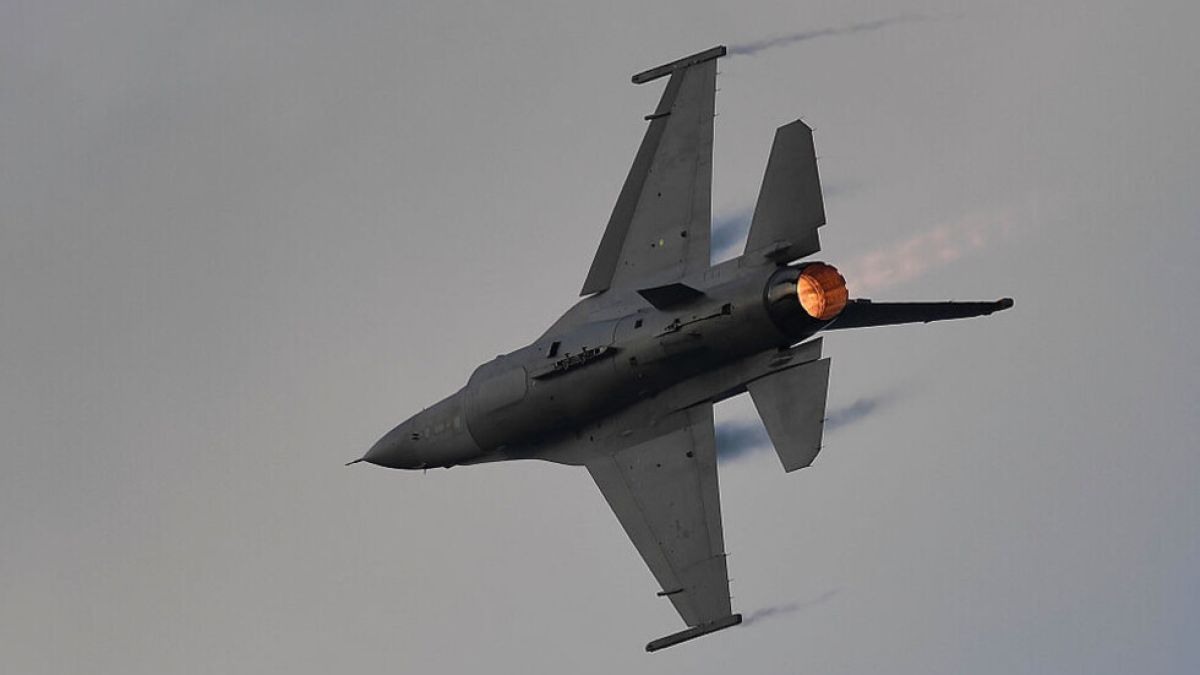 US посолство у нас отговори на Радев: Забавянето на F-16 е за всички държави