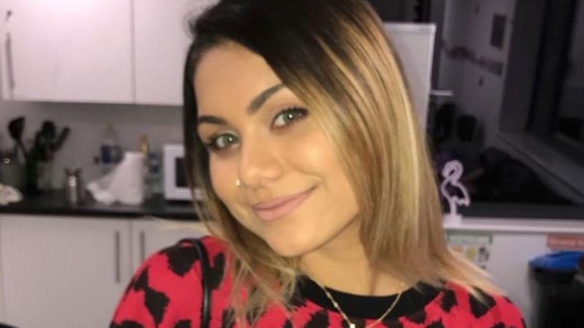 Младеж видя за първи път устните на любовницата си и онемя ВИДЕО