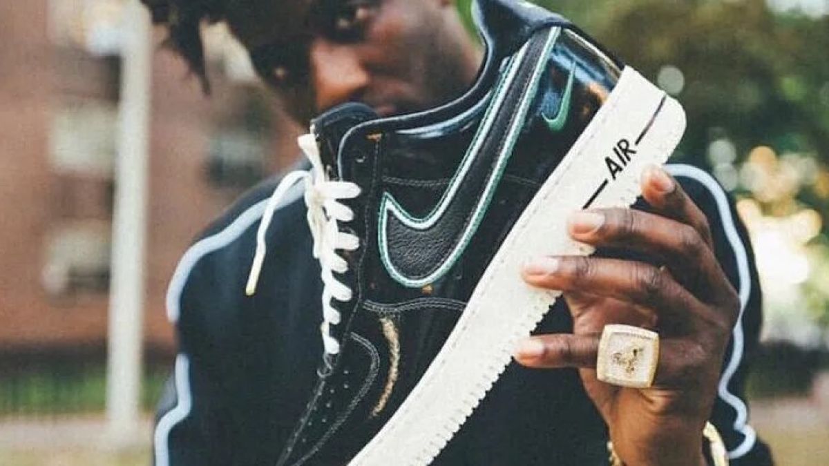 Московчанин се жали: Няма бели хора в рекламите на Nike