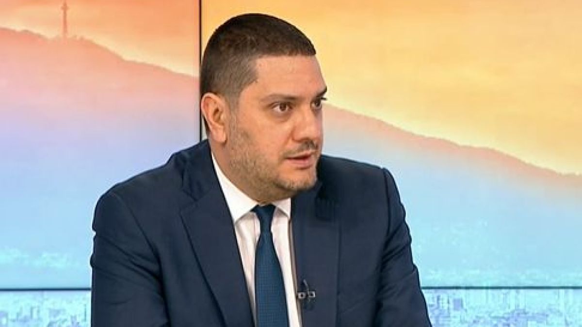Гаджев сравни Петков с Орбан и каза кое ще му изяде главата