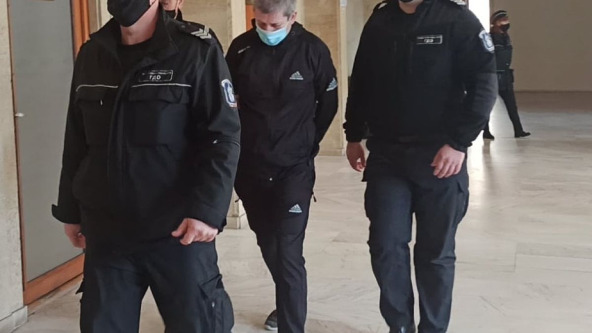 Кървавият готвач Дичо проговори за първи път за двете жестоки убийства в Бургас, закопа Рагевски и... 