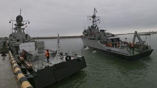 Руски бойни кораби започнаха учение в Каспийско море 