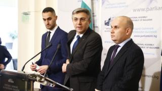 ДПС нареди листите си, ето кои ще са водачите по области 