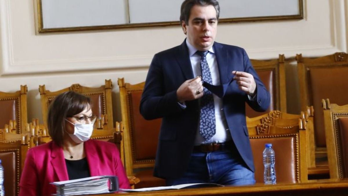 Асен Василев издаде за какво няма да дава торби с пари