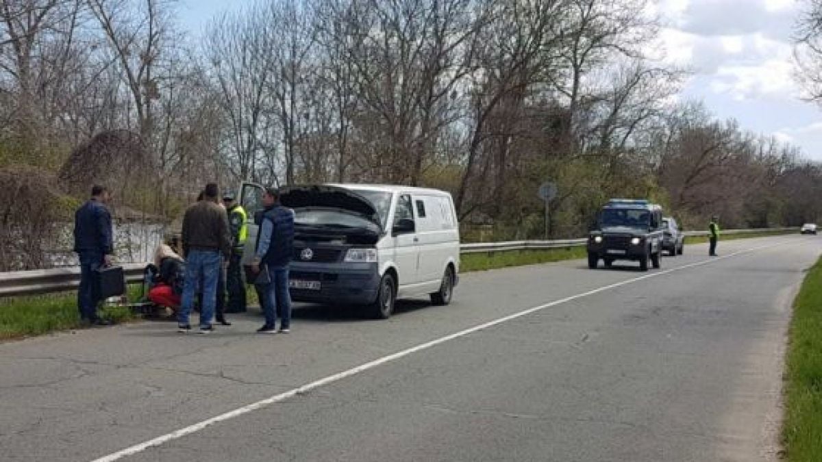 Карловски ченгета спряха бус за проверка и онемяха