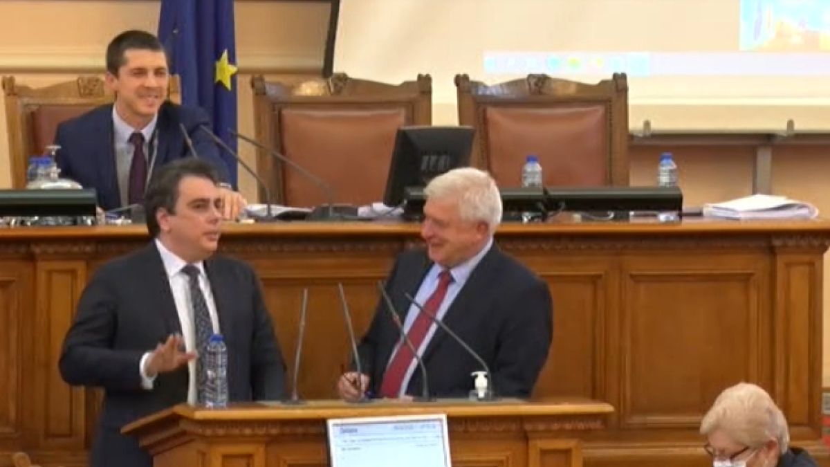 Готвят се за предсрочни избори и това в бюджета на Василев го издава, заяви Ананиев
