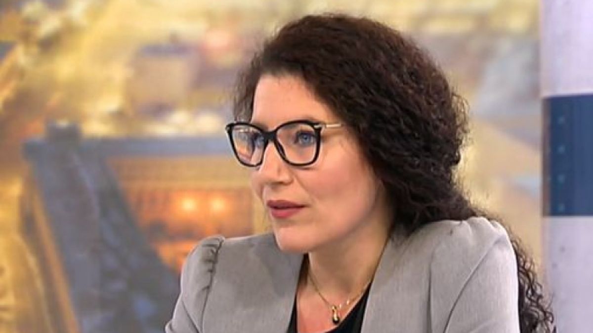 Вицепремиерката Константинова удари кьоравото 