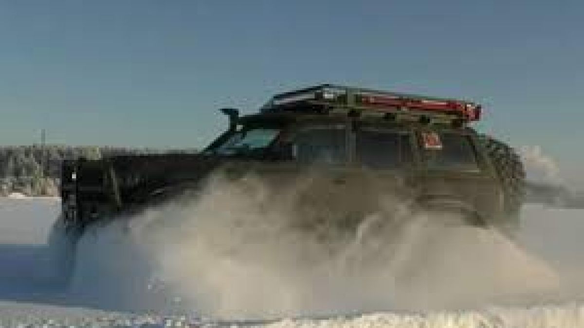 Уникален всъдеход на базата на легендарния Unimog ВИДЕО