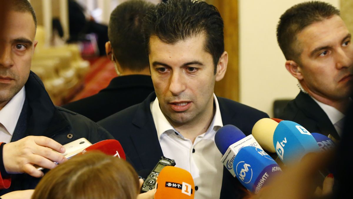 Важен ден за Петков в Украйна, ето с кого ще се среща