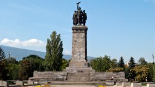 Махат паметника на Съветската армия в София
