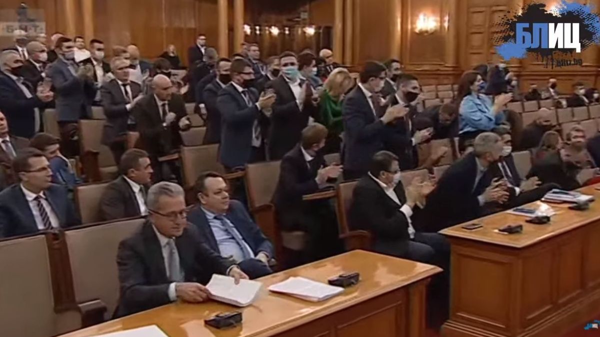 По тъмна доба Петков отиде в НС и обяви голяма новина БЛИЦ TV