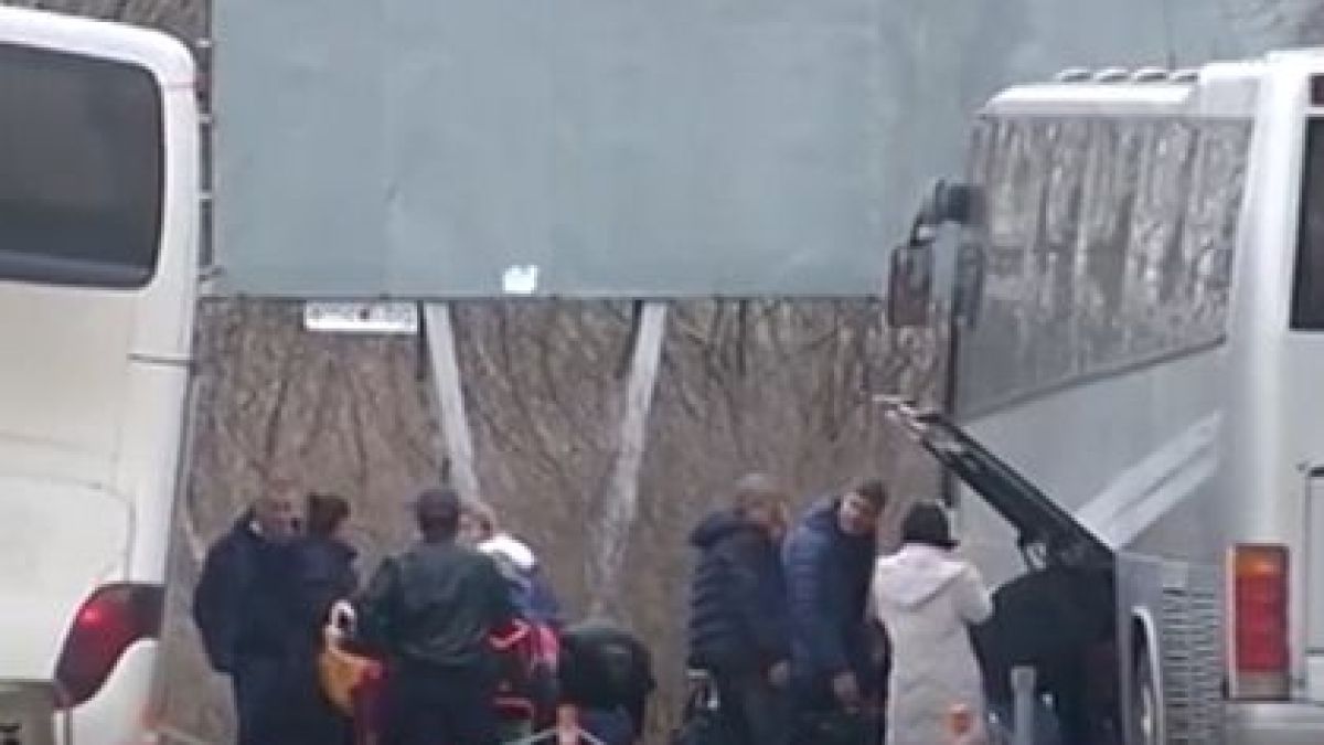 Българи се върнаха от Украйна и проплакаха: Страшно е, оставихме приятели ВИДЕО