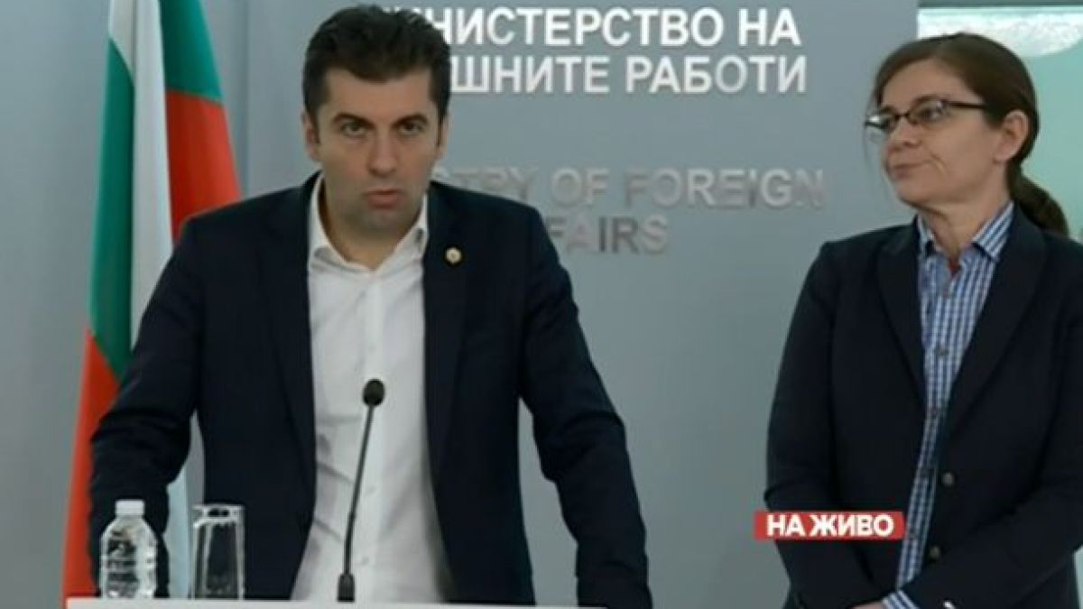 Петков и Генчовска с извънредни новини за войната в Украйна и българите там