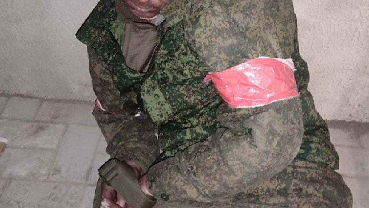 Брутална СНИМКА 18+ на пленения руския майор Леонид Щеткин потресе света